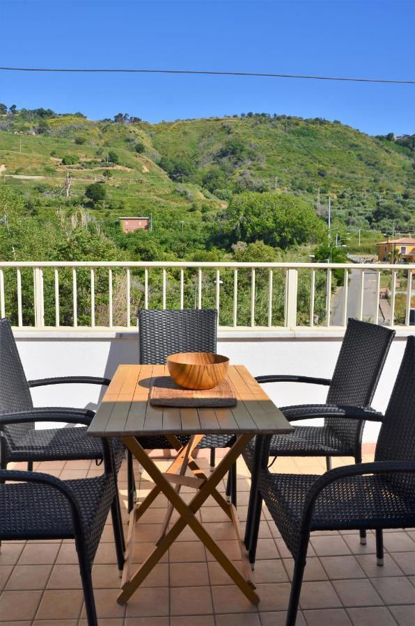 Апартаменти Penthouse Mare E Monti Тропеа Екстер'єр фото