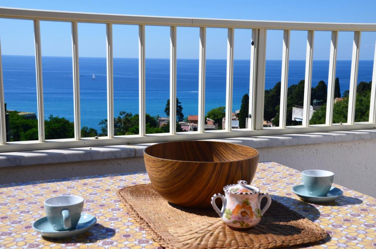 Апартаменти Penthouse Mare E Monti Тропеа Екстер'єр фото